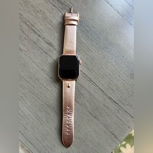 Apple Watch (2021) in Rose Gold with Kate Spade Leather Band